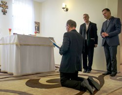 Отці Салезіяни Східного обряду  Української Греко-Католицької Церкви приймали нового провінційного настоятеля, о.Кароля Маніка, котрий став 2 настоятелем молодої провінції салезіян, єдиної східного обряду. Обряд введення на посаду очолив Генеральний настоятель о. Анхель Фернандес Артіме за присутності генерального радника о. Тадеуша Розмуса, багатьох співбратів салезіян, сестер салезіянок, салезіян-співпрацівників.    о. Кароль Манік звернувся до присутніх з словом, в котрому висловив своє бажання працювати для України та її молоді. Під час моменту введення на посаду нового настоятеля звучали слова привітання для Генерального настоятеля, нового Провінційного настоятеля та слова вдячності для о. Оноріно Пістеллато, котрий протягом 10 років очолював 